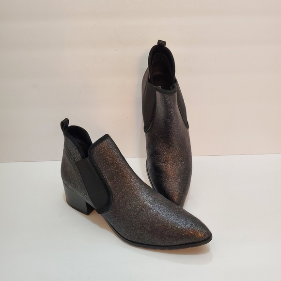 Donald J. Pliner Shoes - Donald J Pliner Booties Size 8.5